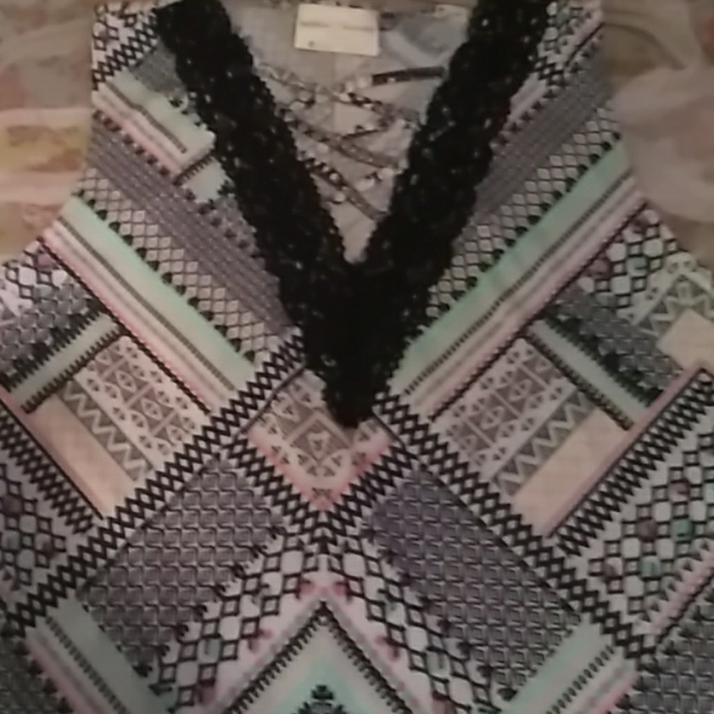 Lady's blouse lace V-Day Neck